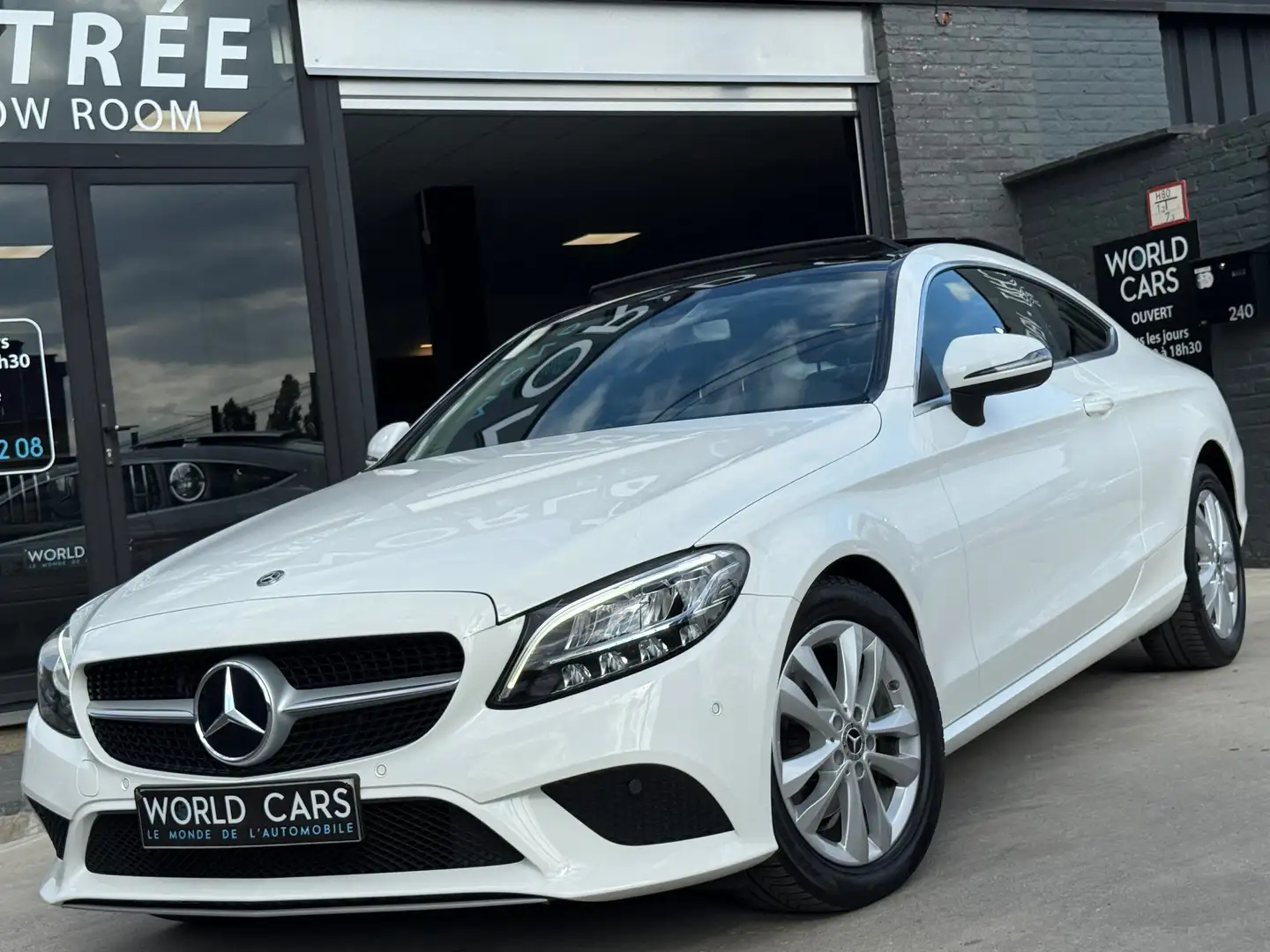 Mercedes-Benz C 180 Coupe FACELIFT - TOIT PANO - AUTO - CAMERA - NAVI Blanc - 1