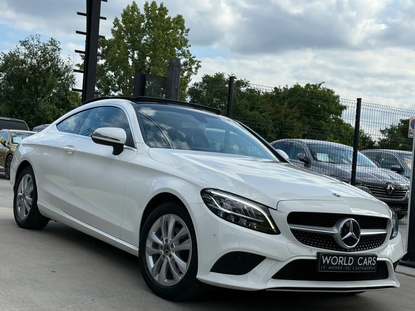 Mercedes-Benz C 180 Coupe FACELIFT - TOIT PANO - AUTO - CAMERA - NAVI Blanc - 2