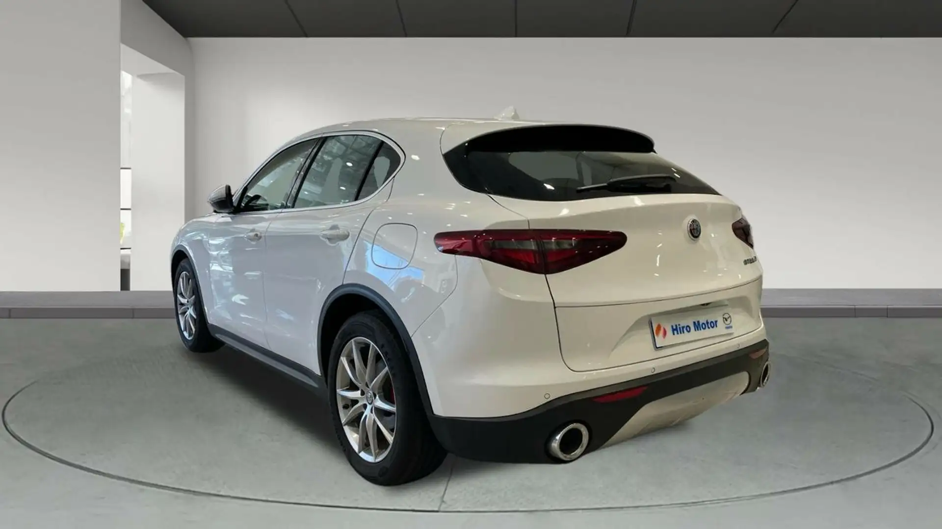 Alfa Romeo Stelvio 2.2 Executive RWD 180 Aut. Blanc - 2