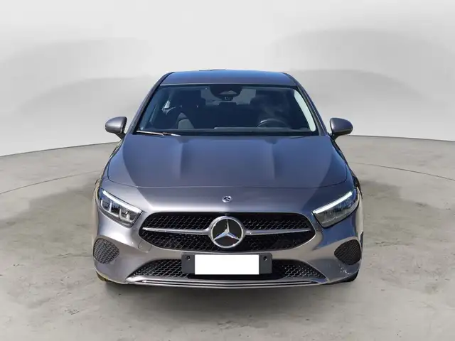 Mercedes-Benz A view 2