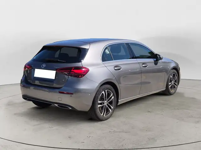 Mercedes-Benz A view 4