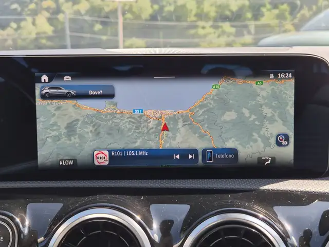 Mercedes-Benz A view 11