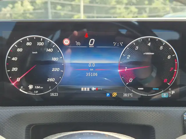 Mercedes-Benz A view 14