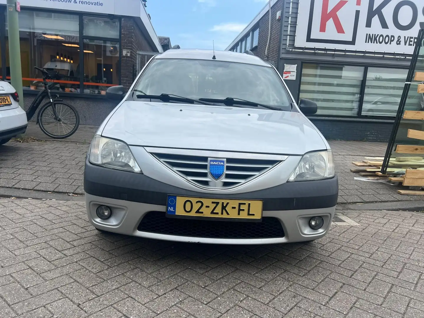 Dacia Logan MCV 1.6-16V Lauréate Grigio - 2