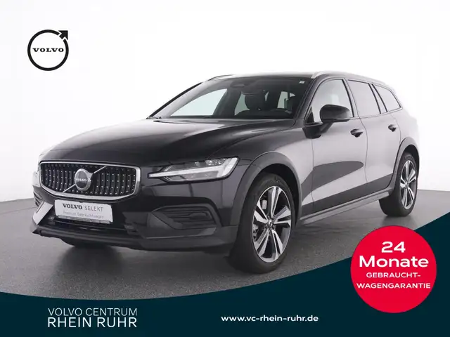 Volvo V60 Cross Country B4 AWD PLUS AHK+LM 19"+PANO
