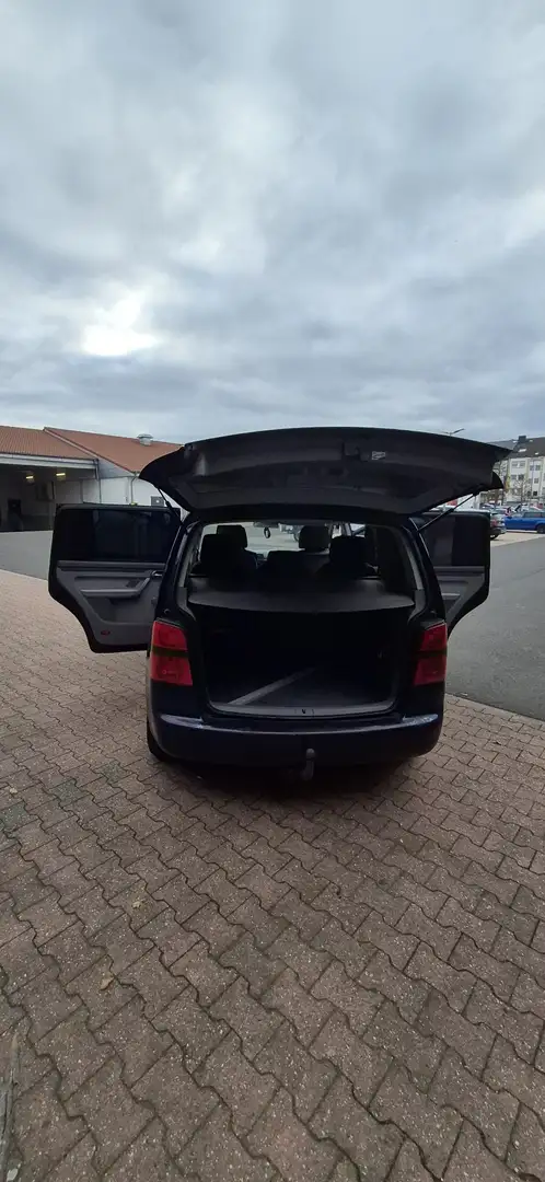 Volkswagen Touran 1.9 TDI Conceptline - 2