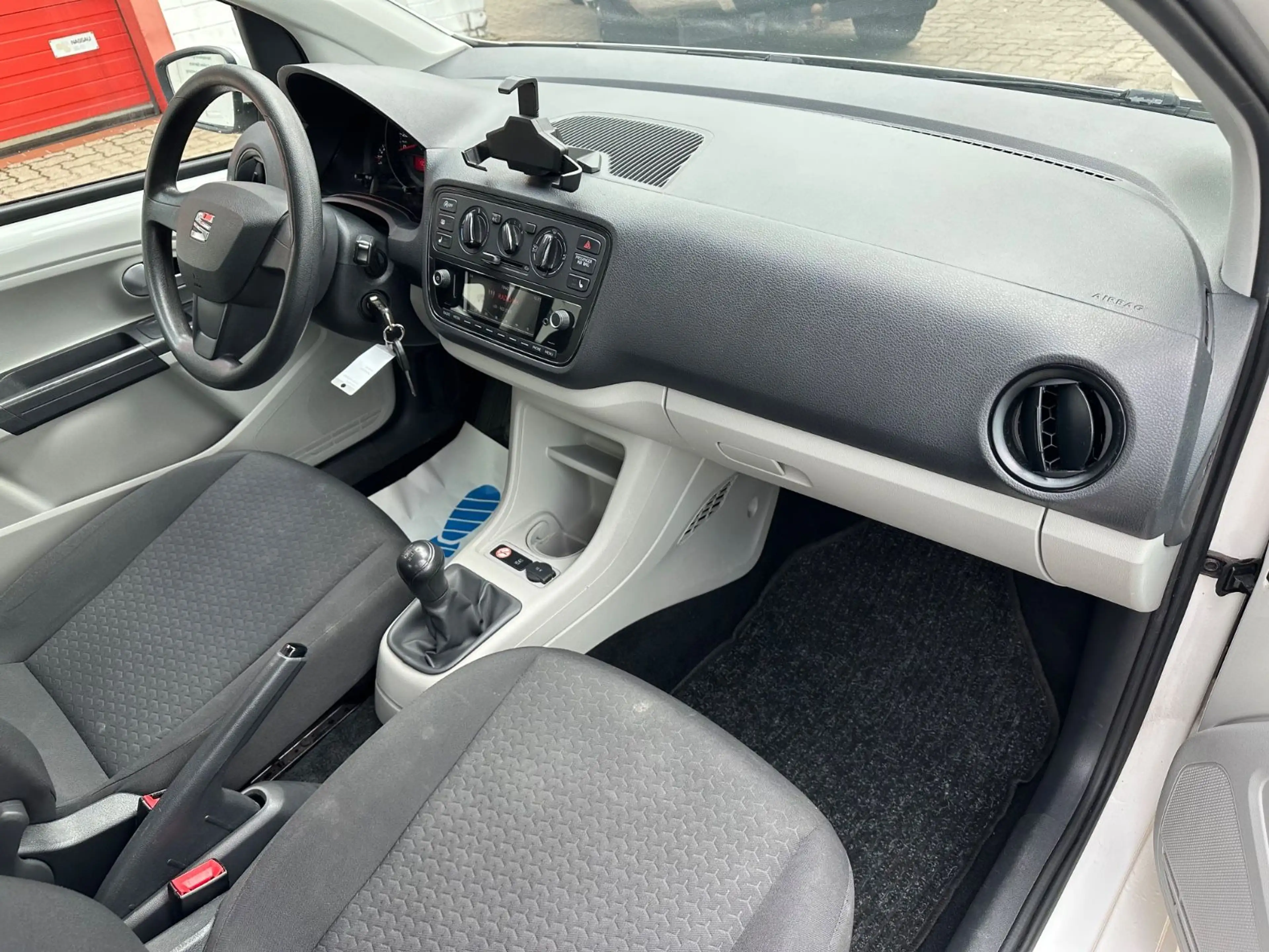 SEAT Mii Style/5TRG/SHZ/KLIMA/BLUETOOTH/TÜV 10-2027 — photo 13