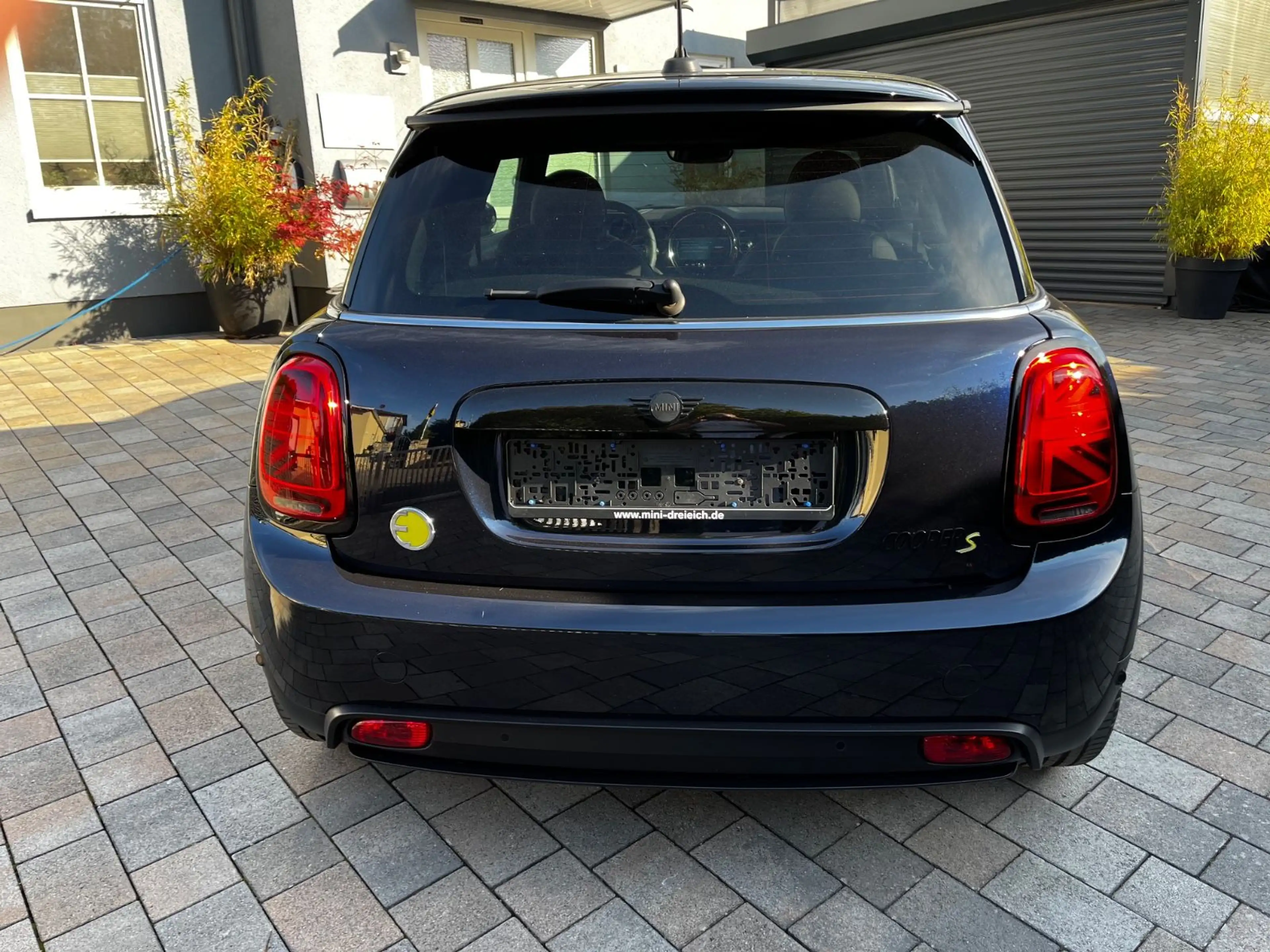 MINI Cooper SE Pano HUD H/K Navi LED Kam 17 — photo 6