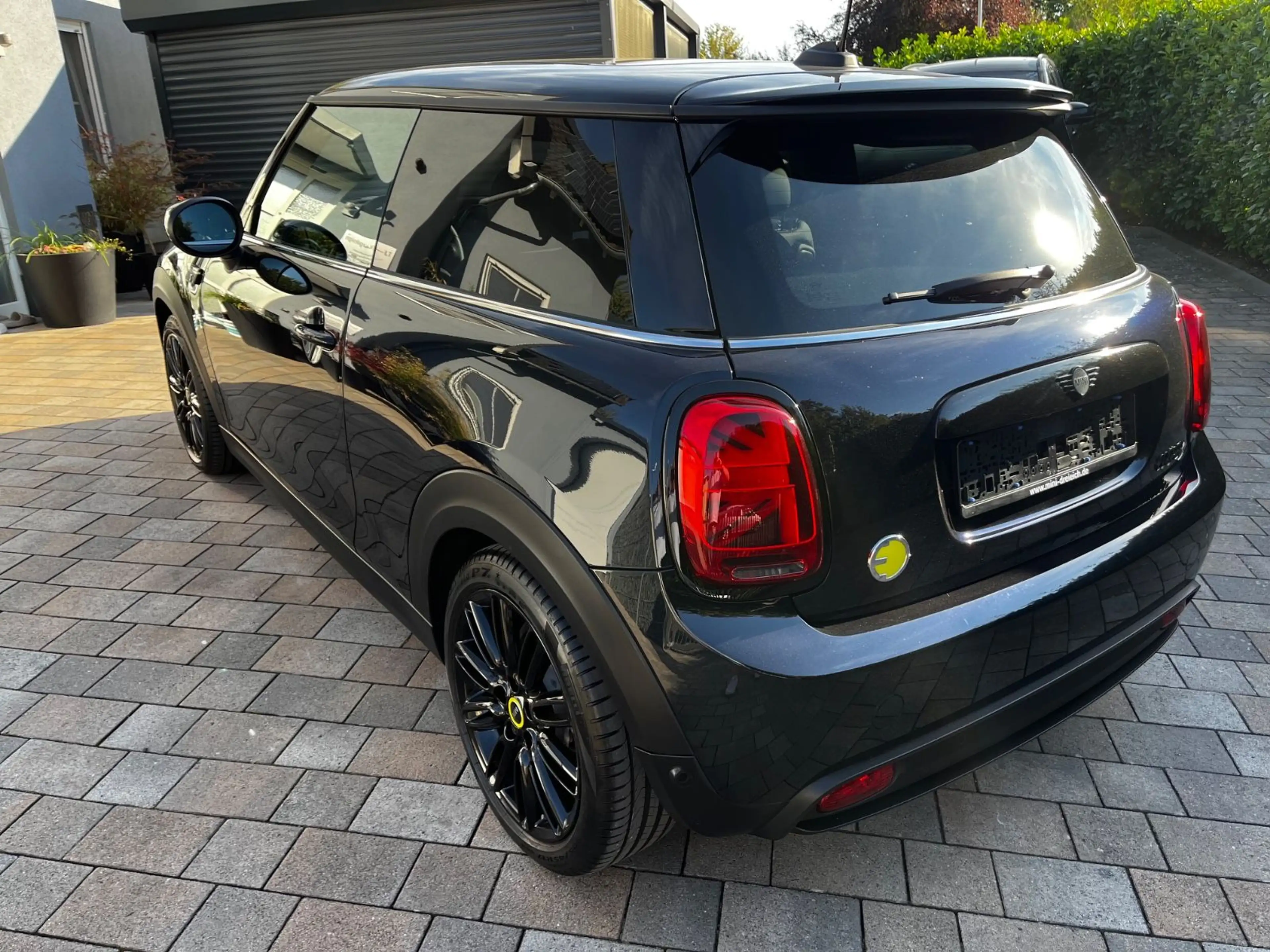 MINI Cooper SE Pano HUD H/K Navi LED Kam 17 — photo 5