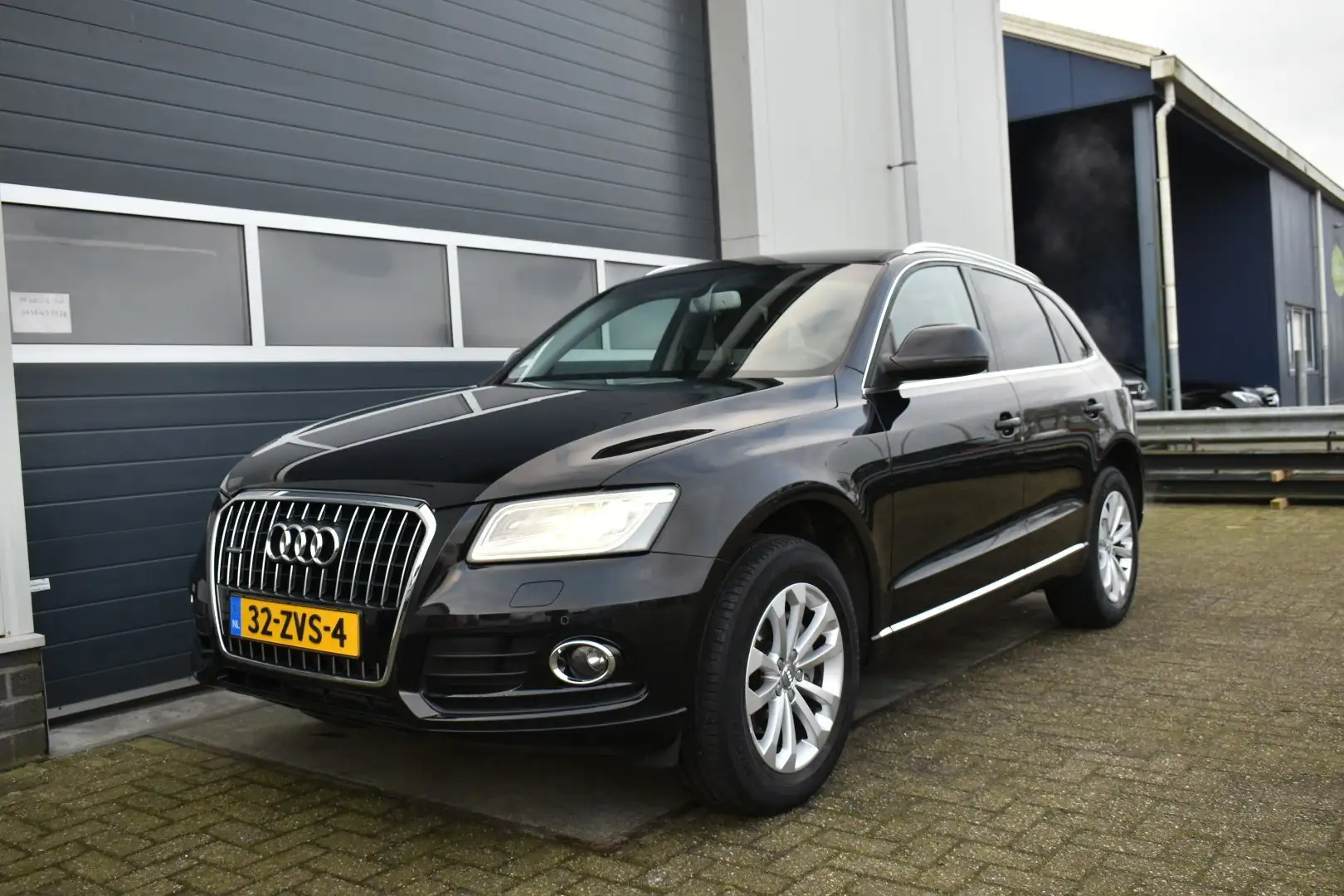 Audi Q5 2.0 TFSI quattro Pro Line Schwarz - 1