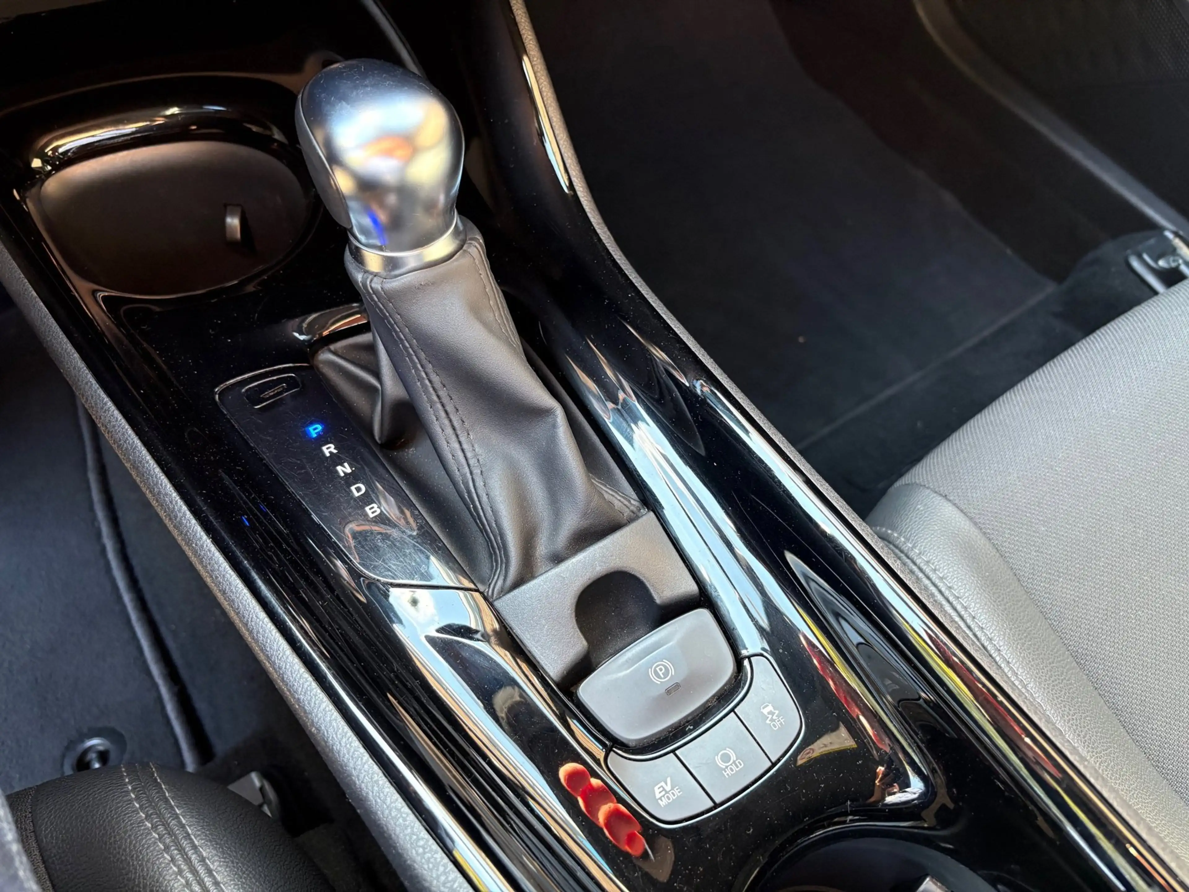 Toyota C-HR 1.8 Hybrid Dynamic|Stoelverwarming|Carplay|Dodehoe — photo 23