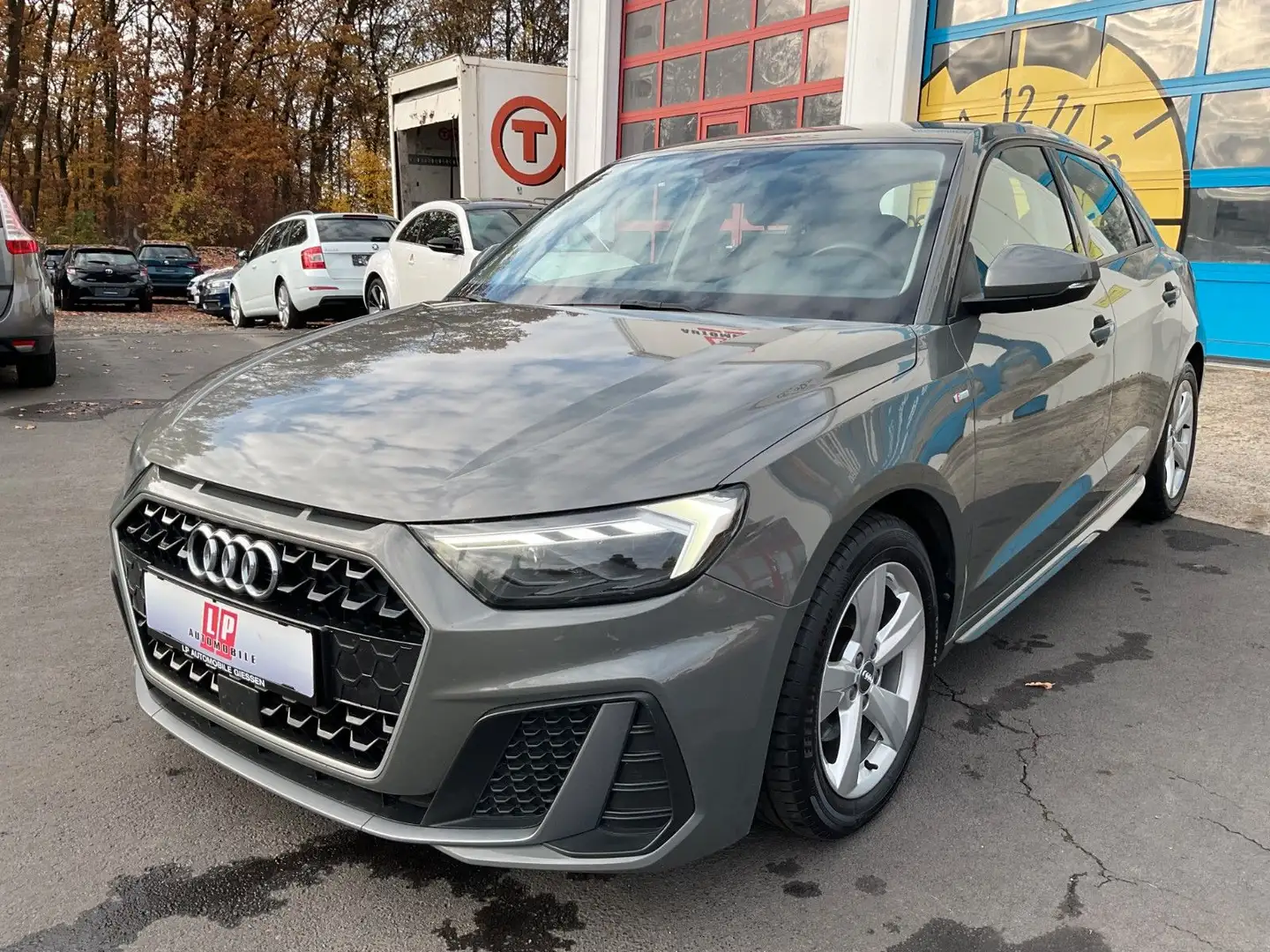 Audi A1 Sportback 30 TFSI S line LED Klima SHZ PDC Grau - 1