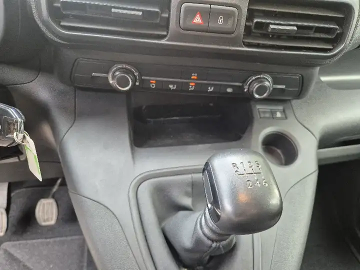 Opel Combo 2022, foto 14