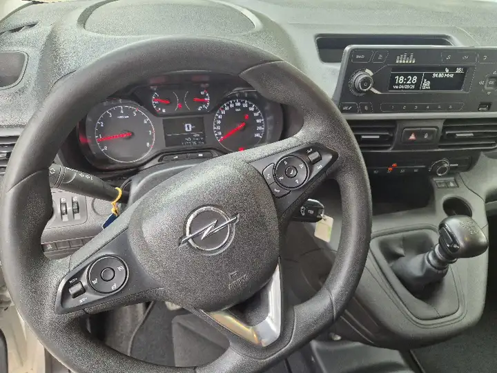 Opel Combo 2022, foto 10