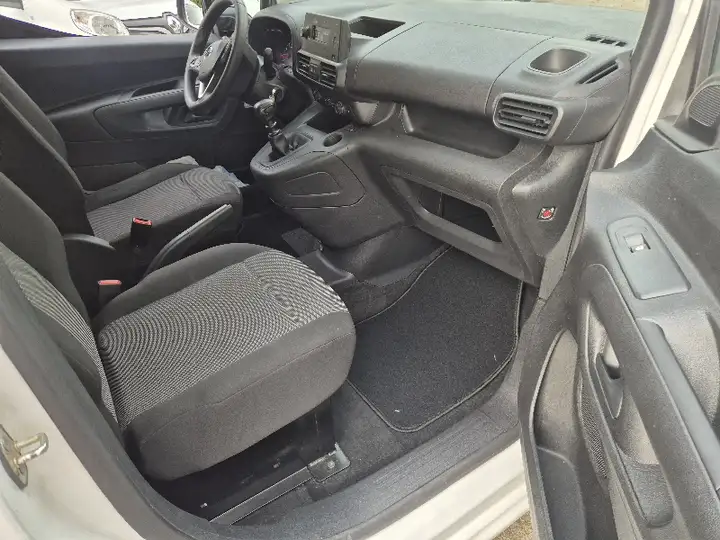 Opel Combo 2022, foto 8