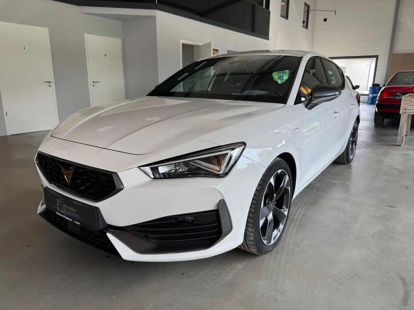 CUPRA Leon Basis 1.4 e-Hybrid LED/Temp/Navi/SHZ Blanc - 1