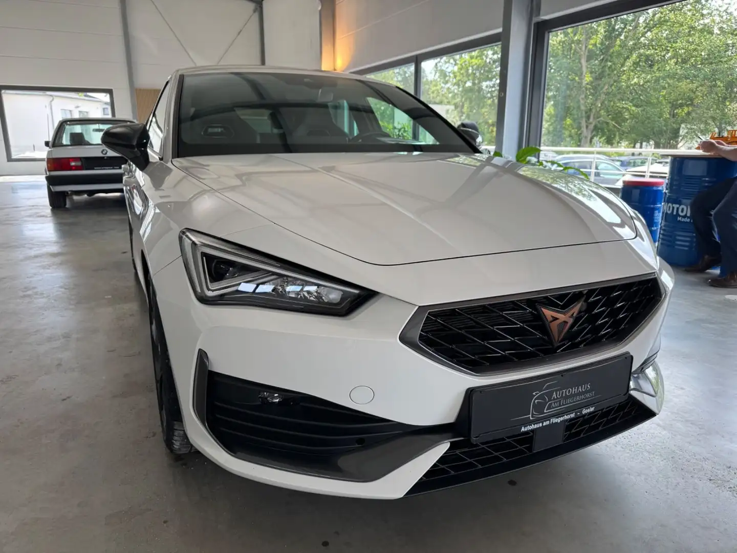 CUPRA Leon Basis 1.4 e-Hybrid LED/Temp/Navi/SHZ Blanc - 2