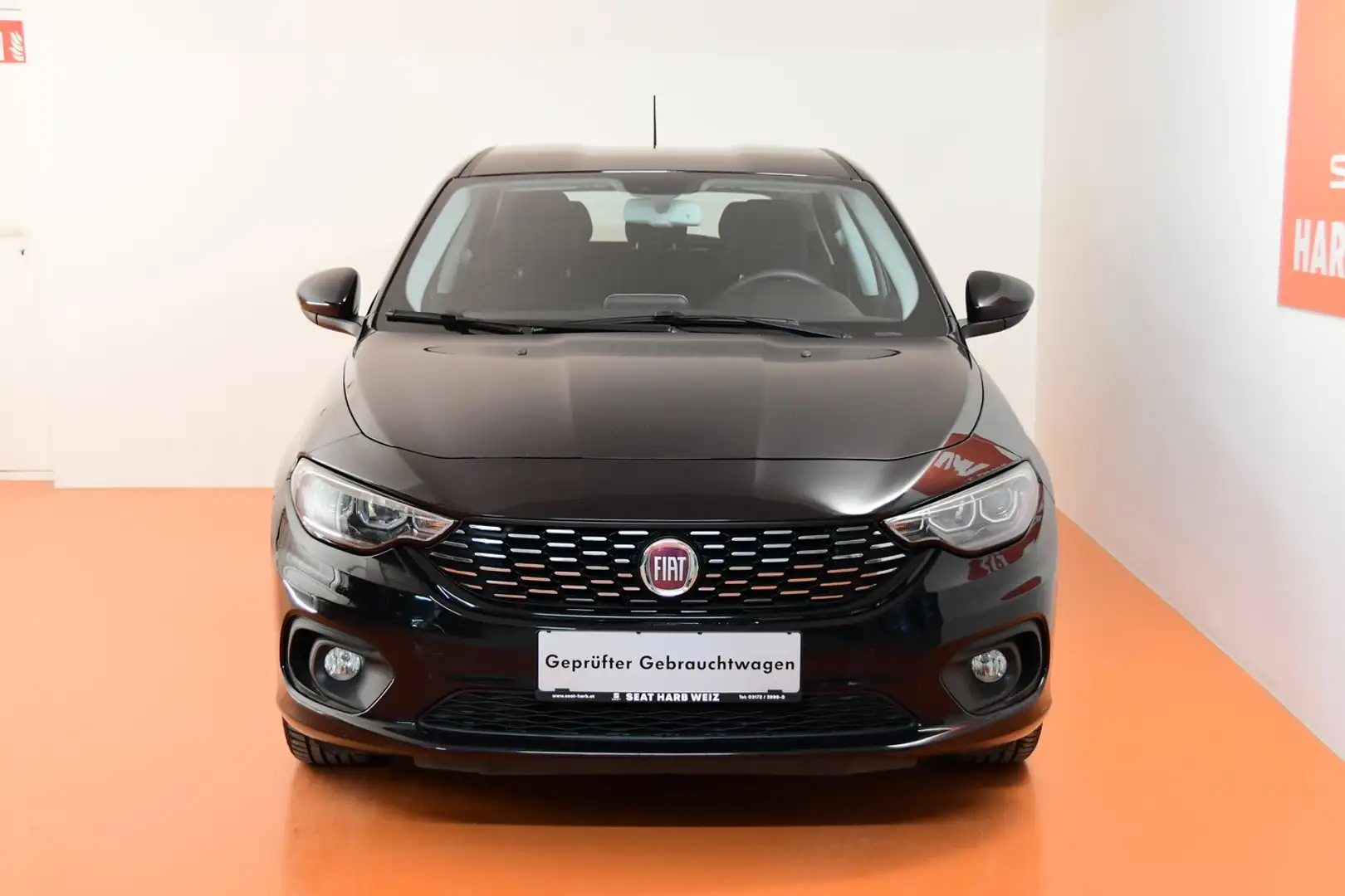 Fiat Tipo Hatchback Lounge Nero - 2