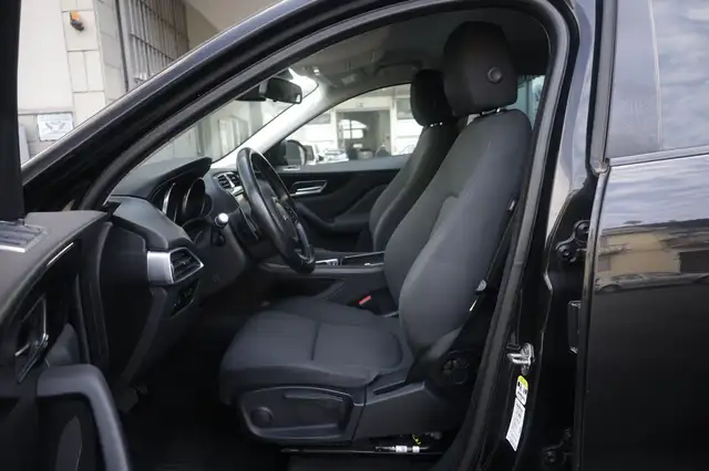 Jaguar F-Pace view 17