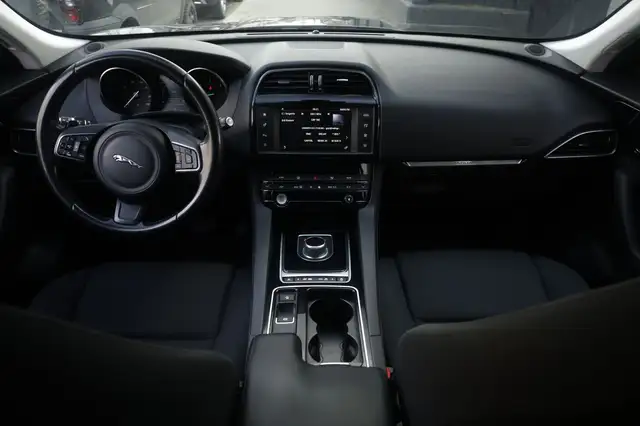 Jaguar F-Pace view 2