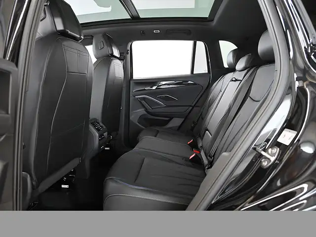Volkswagen Tiguan view 12