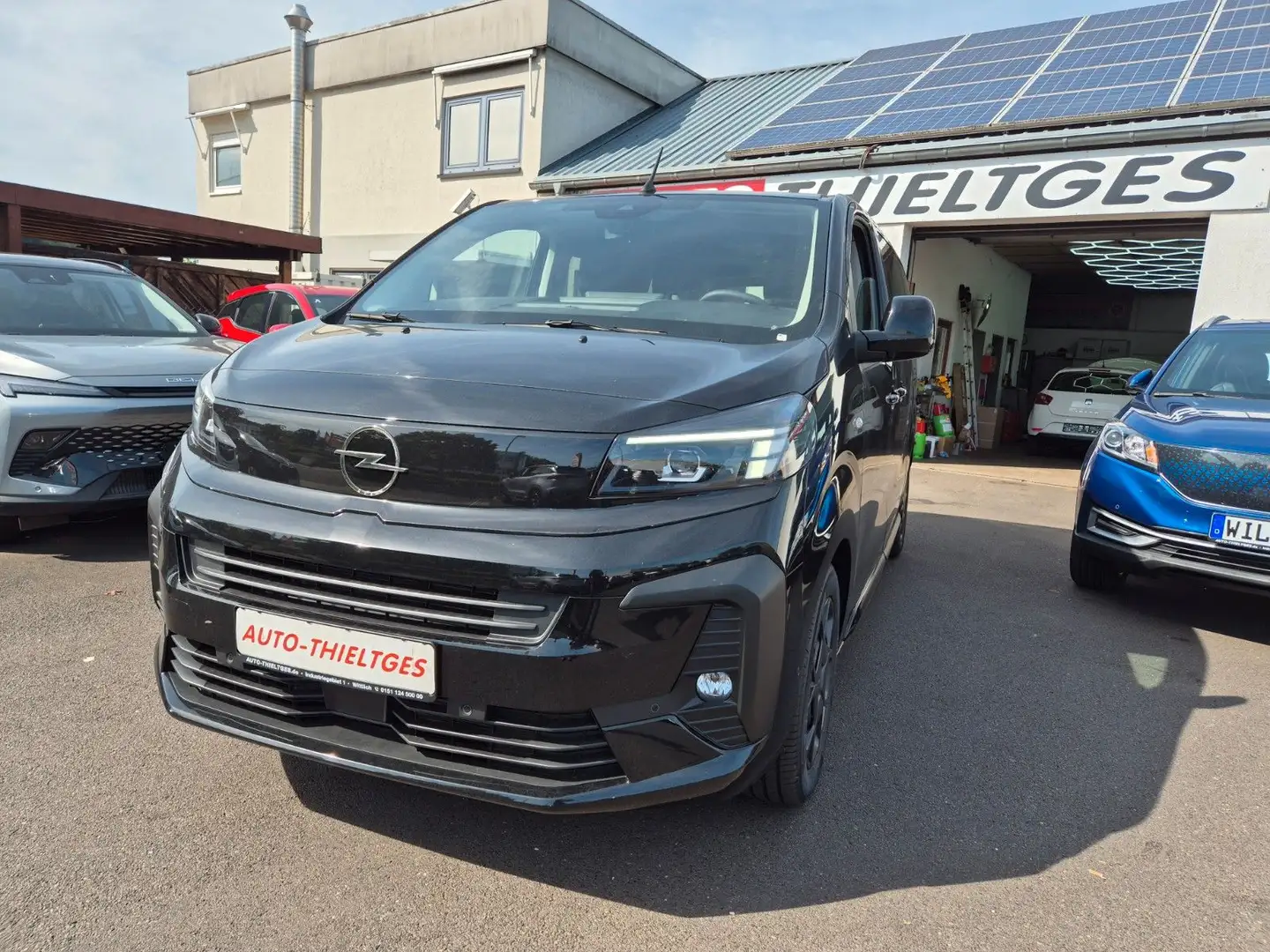 Opel Zafira Life 9-Sitzer, Autom.,Ed. M Schwarz - 1