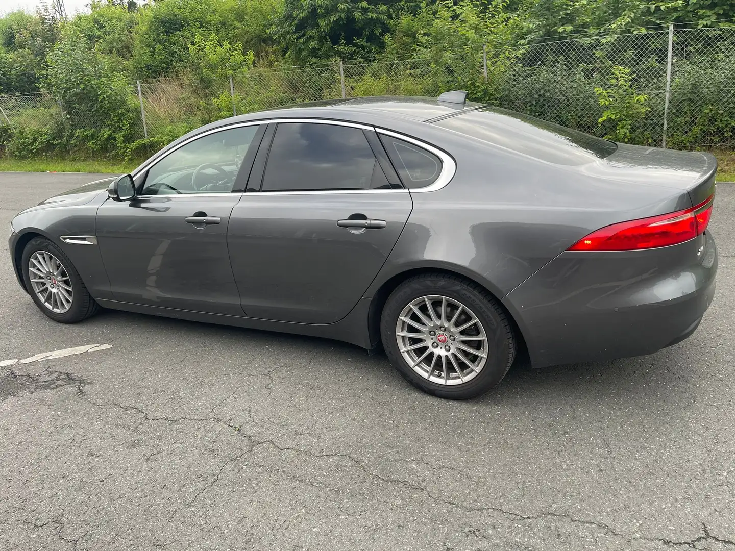 Jaguar XF XF Diesel E-Performance Prestige Grau - 2