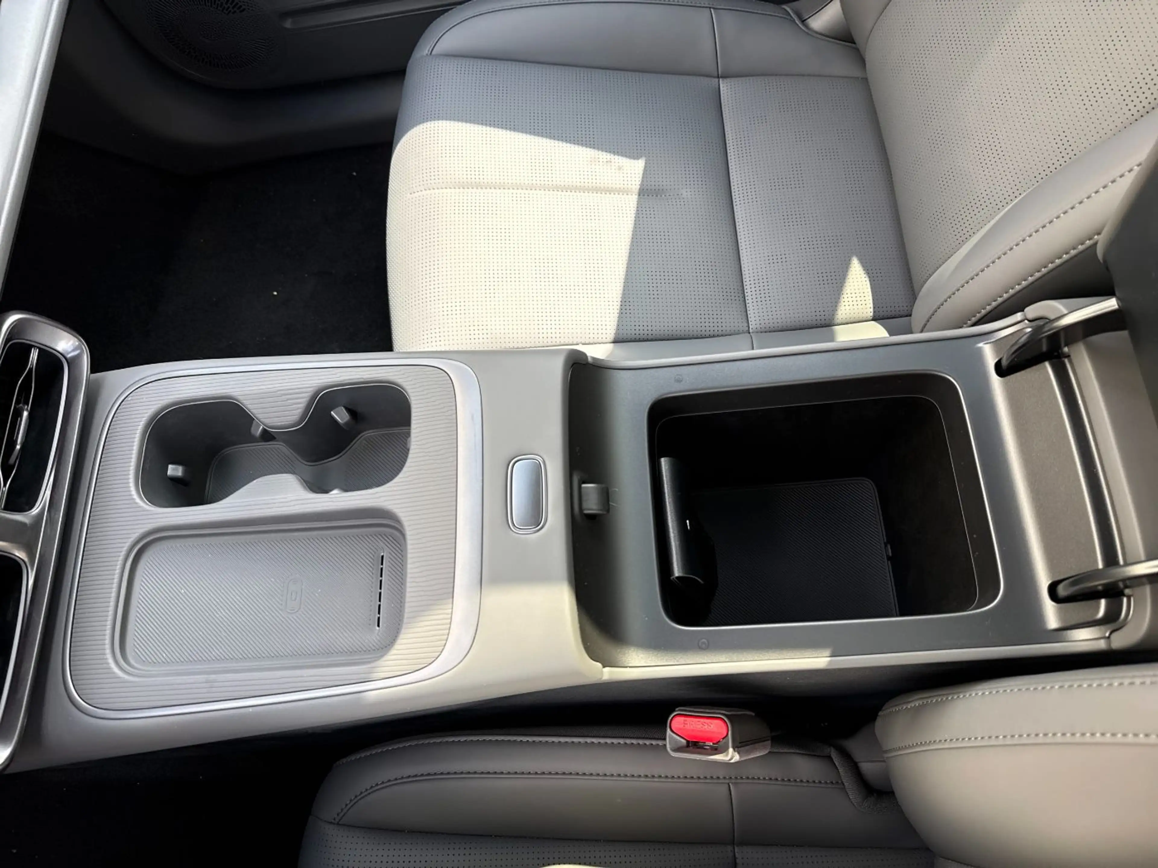 Leapmotor B05 BEV Design Pro Max PANO ACC NAVI 360-KAM — photo 13