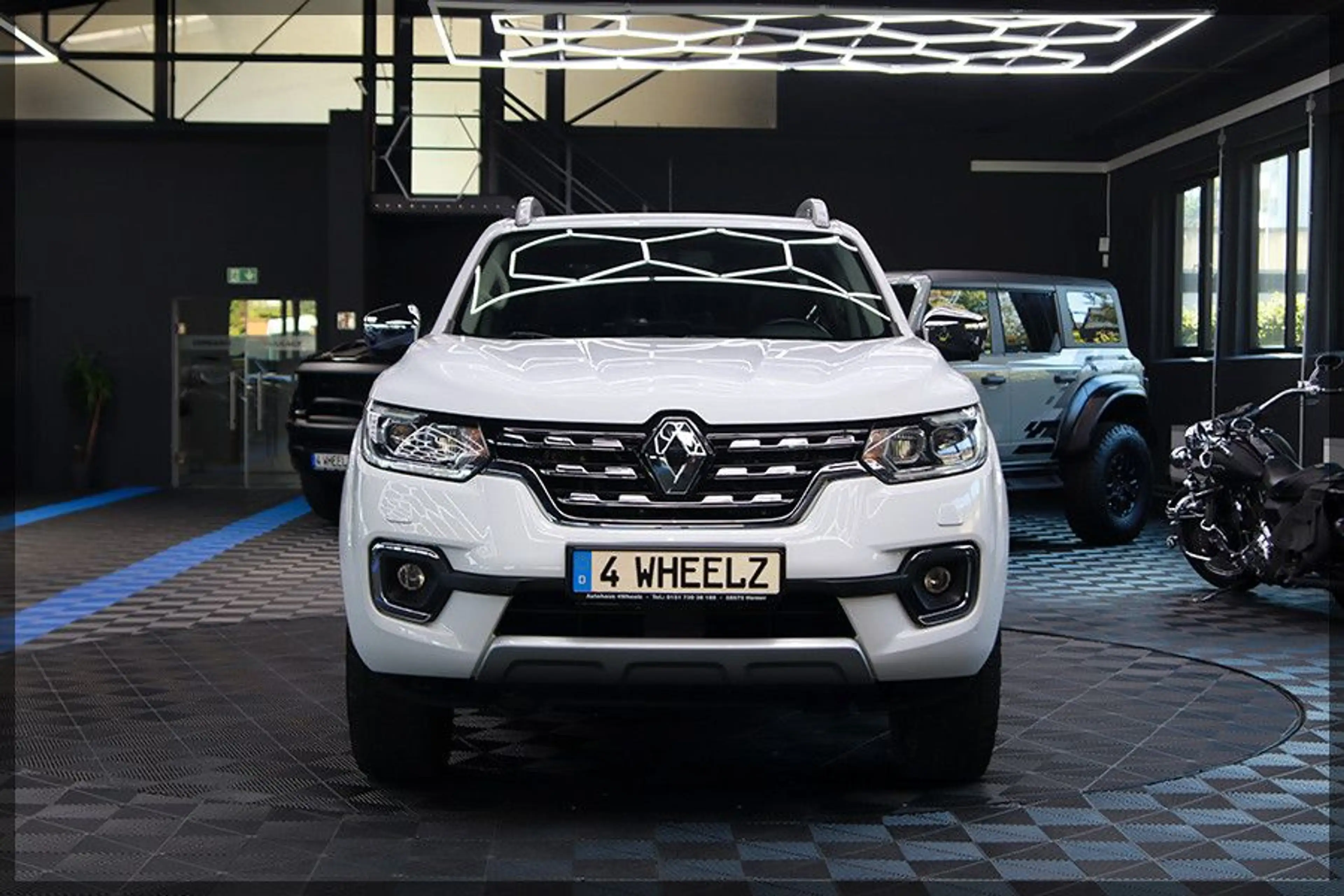 Renault Alaskan Intens Double Cab 4x4 LEDER / CAM — photo 3
