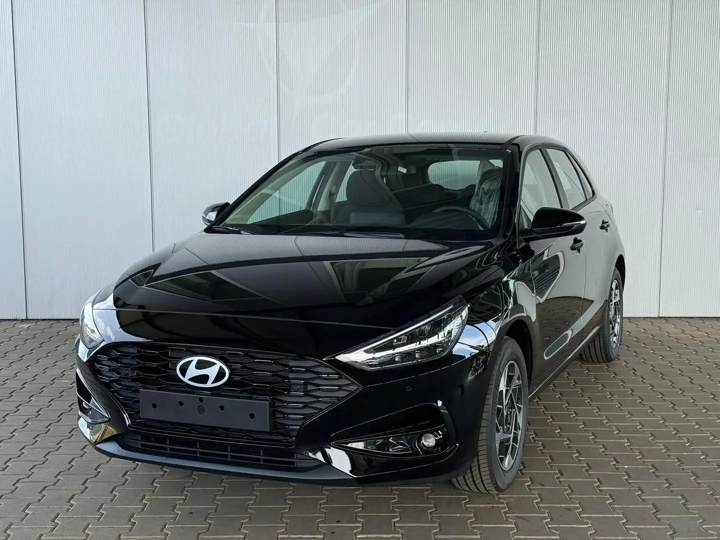 Hyundai i30 GO 1.5 DPI / Sitz + Lenkradh./ LED Navi T... Nero - 1