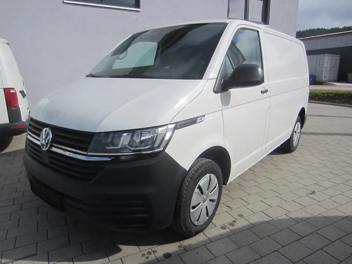 Volkswagen T6.1 Transporter FWD,2xPDC,AHK,MFL,SH - 1