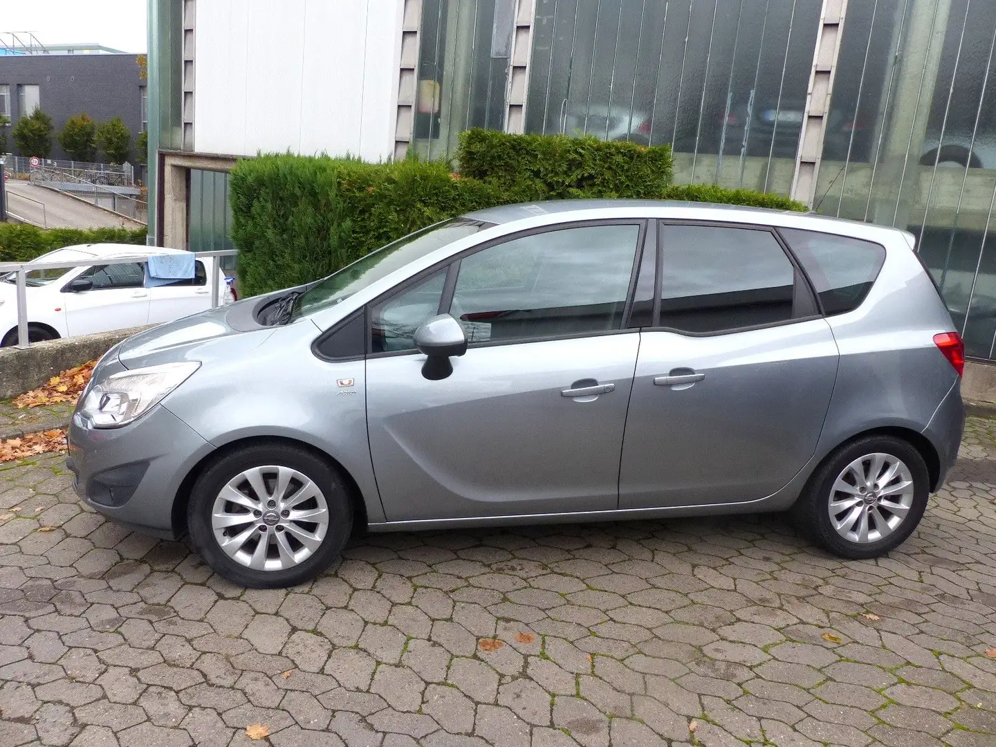 Opel Meriva B Active Automatik/Klimaaut/PDC/Sitzheiz. Gris - 1