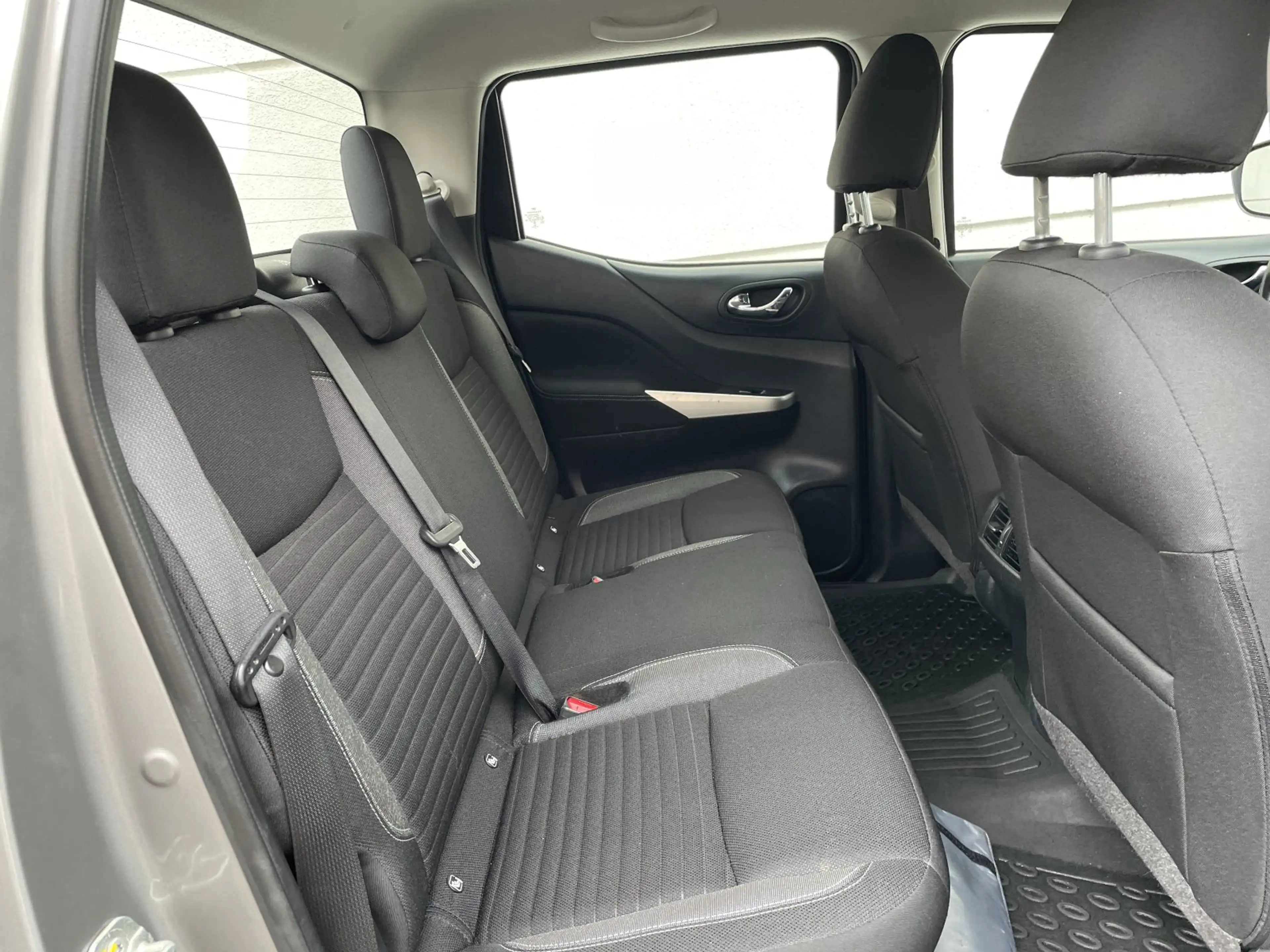 Renault Alaskan 2.3 dCi 190 Double Cab 4x4 Experience Cover AHK — photo 12