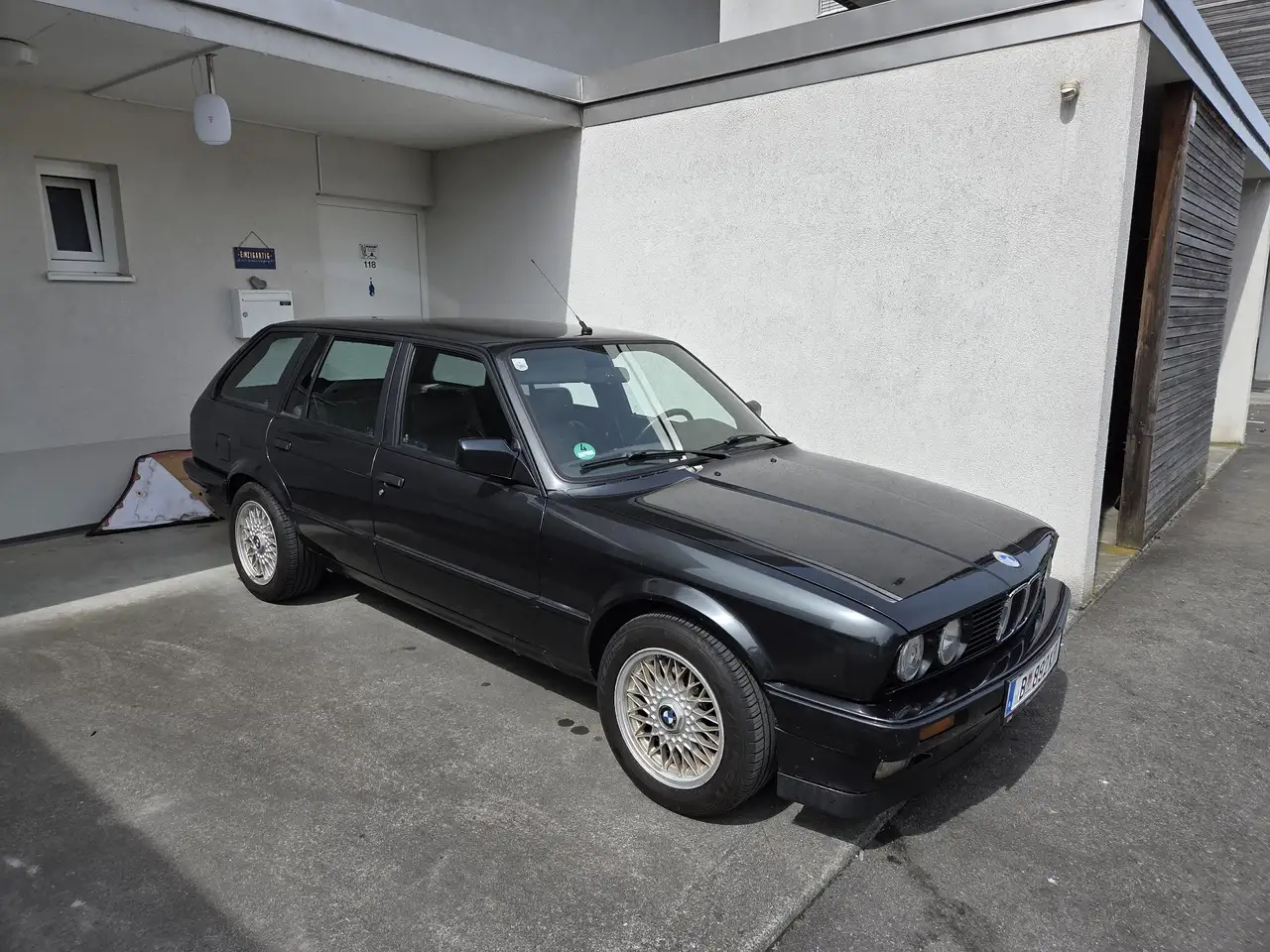 BMW 320i touring, foto 1