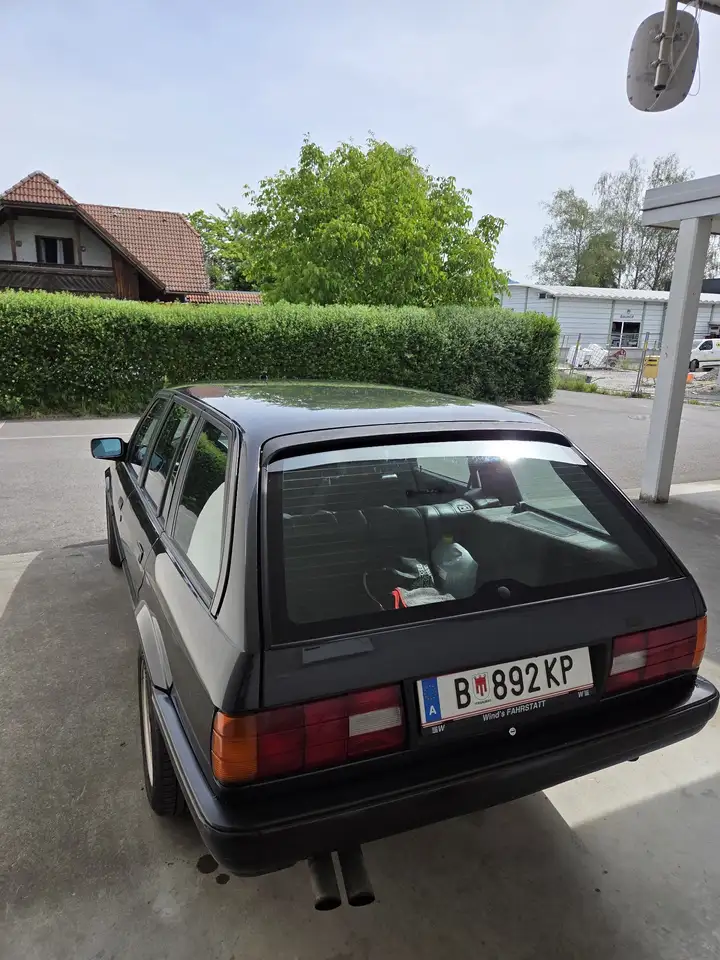 BMW 320i touring, foto 9