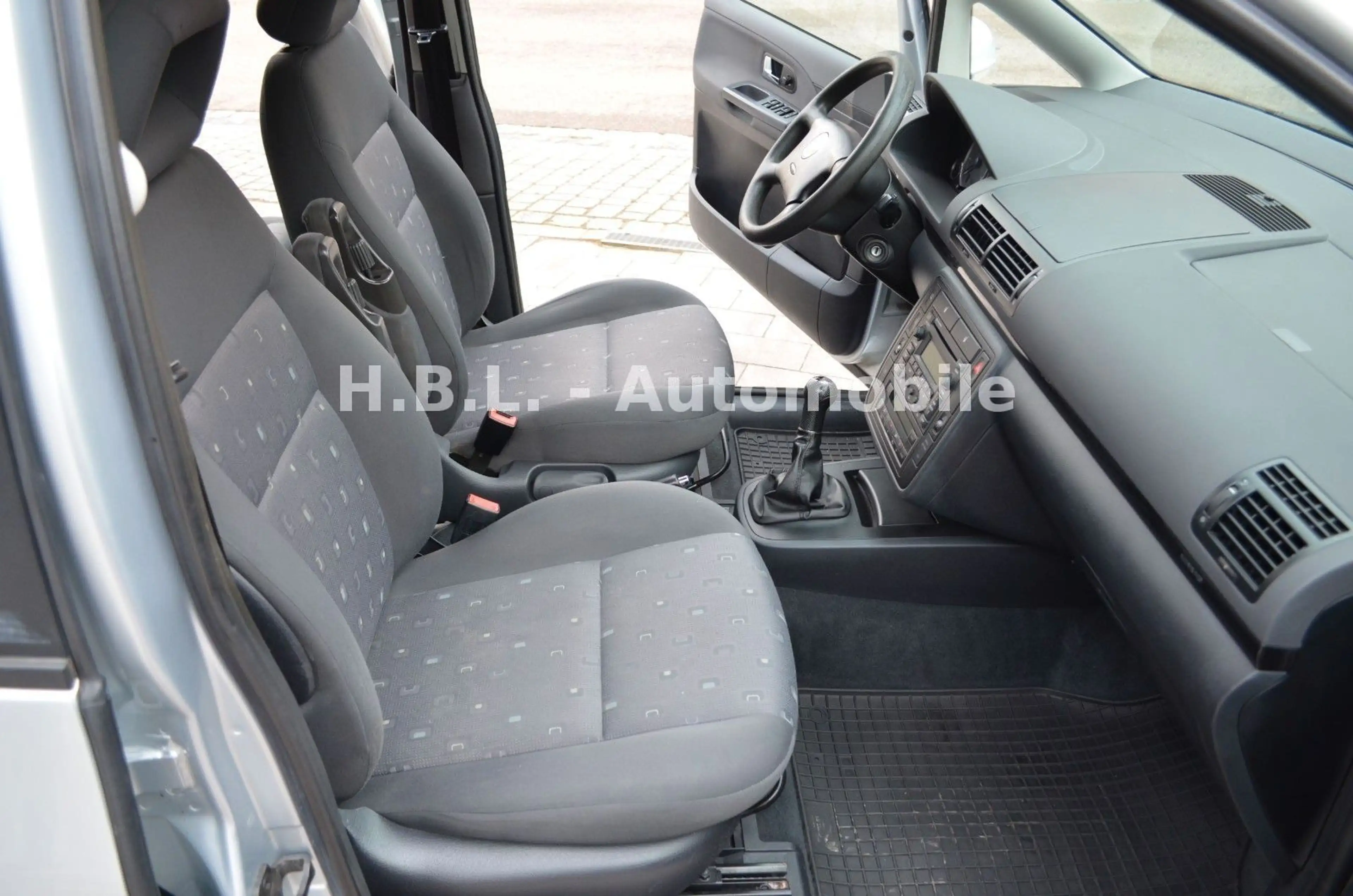 Volkswagen Sharan 2,0 Trendline/6-Sitze/Klima/SHZ/KD neu — photo 17