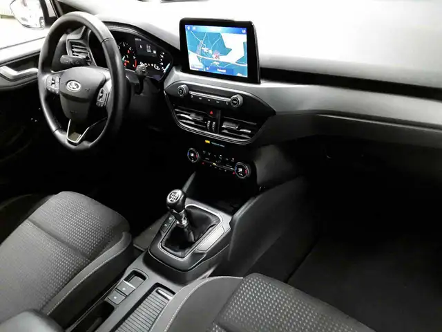Ford Focus view 9