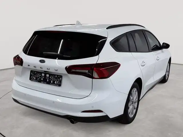 Ford Focus view 4