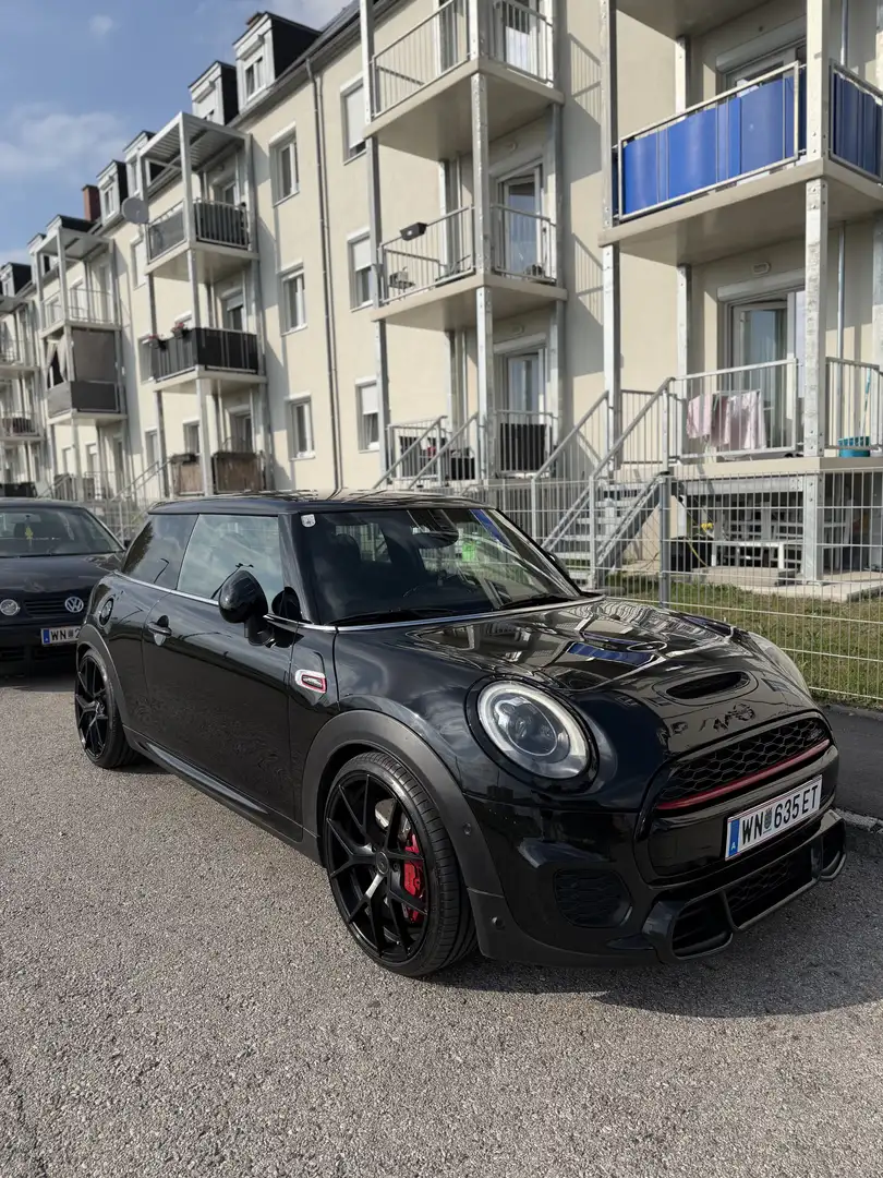 MINI John Cooper Works Hatch Aut. Schwarz - 1
