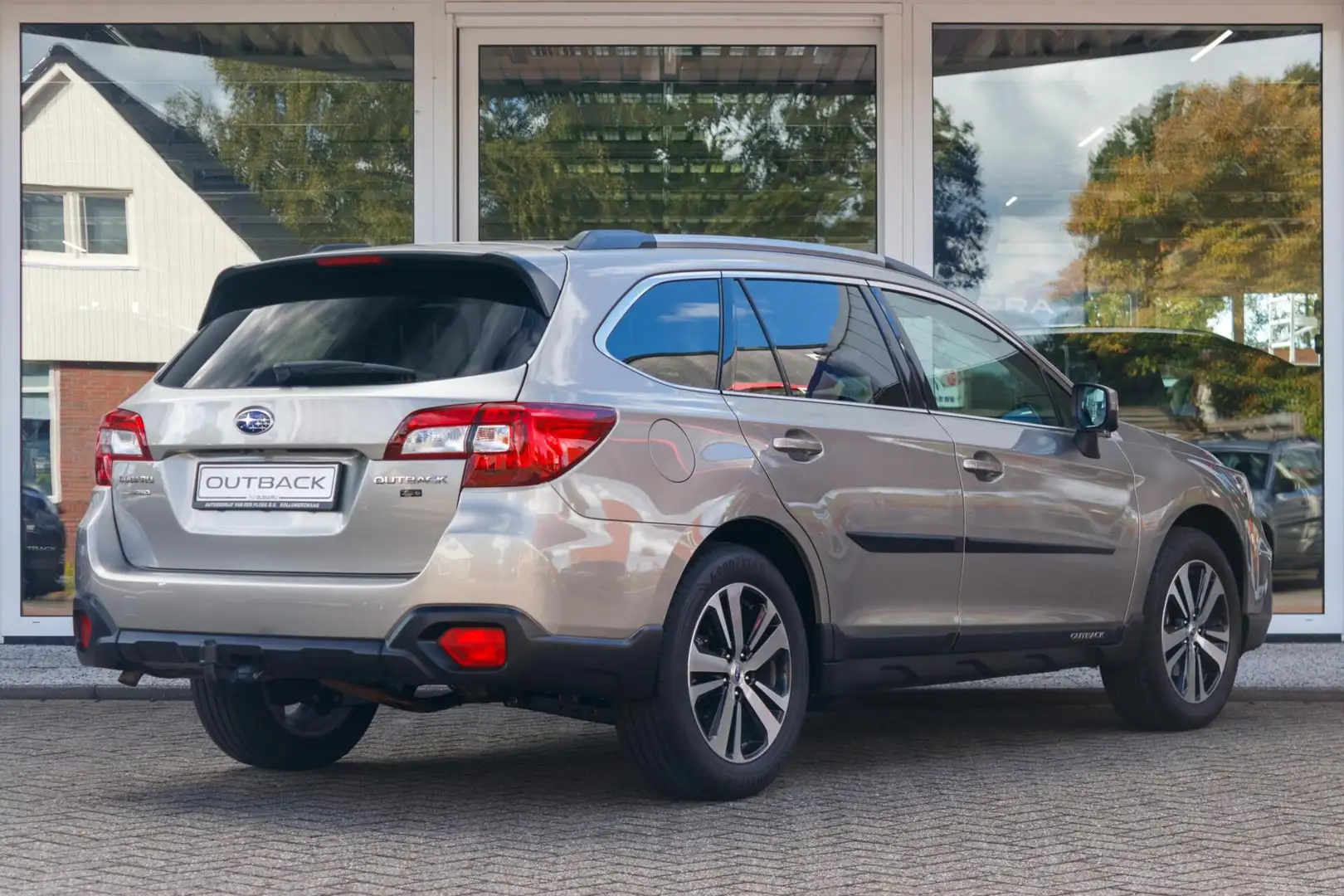Subaru OUTBACK 2.5i CVT Premium| Eyesight | Navigatie | Trekhaak Beige - 2