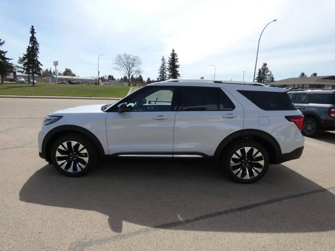 Ford Explorer photo Ford Explorer