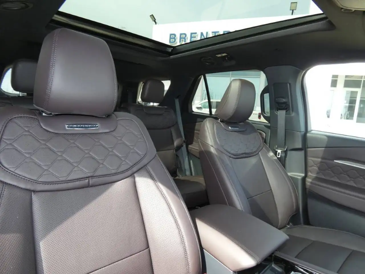 Ford Explorer photo Ford Explorer