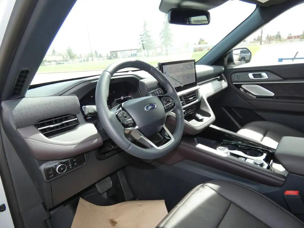 Ford Explorer photo Ford Explorer