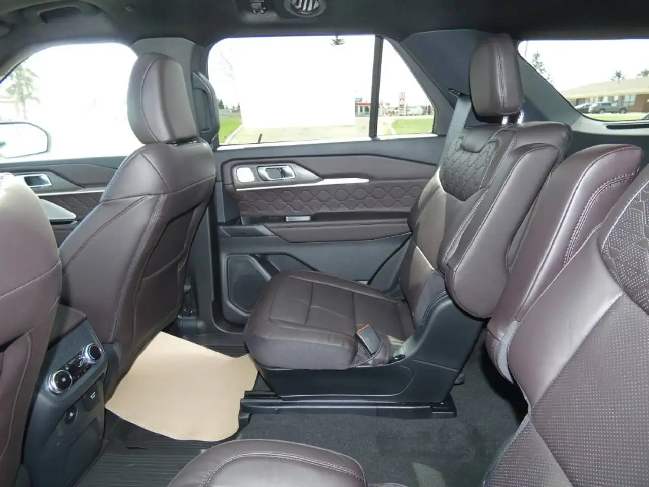 Ford Explorer photo Ford Explorer