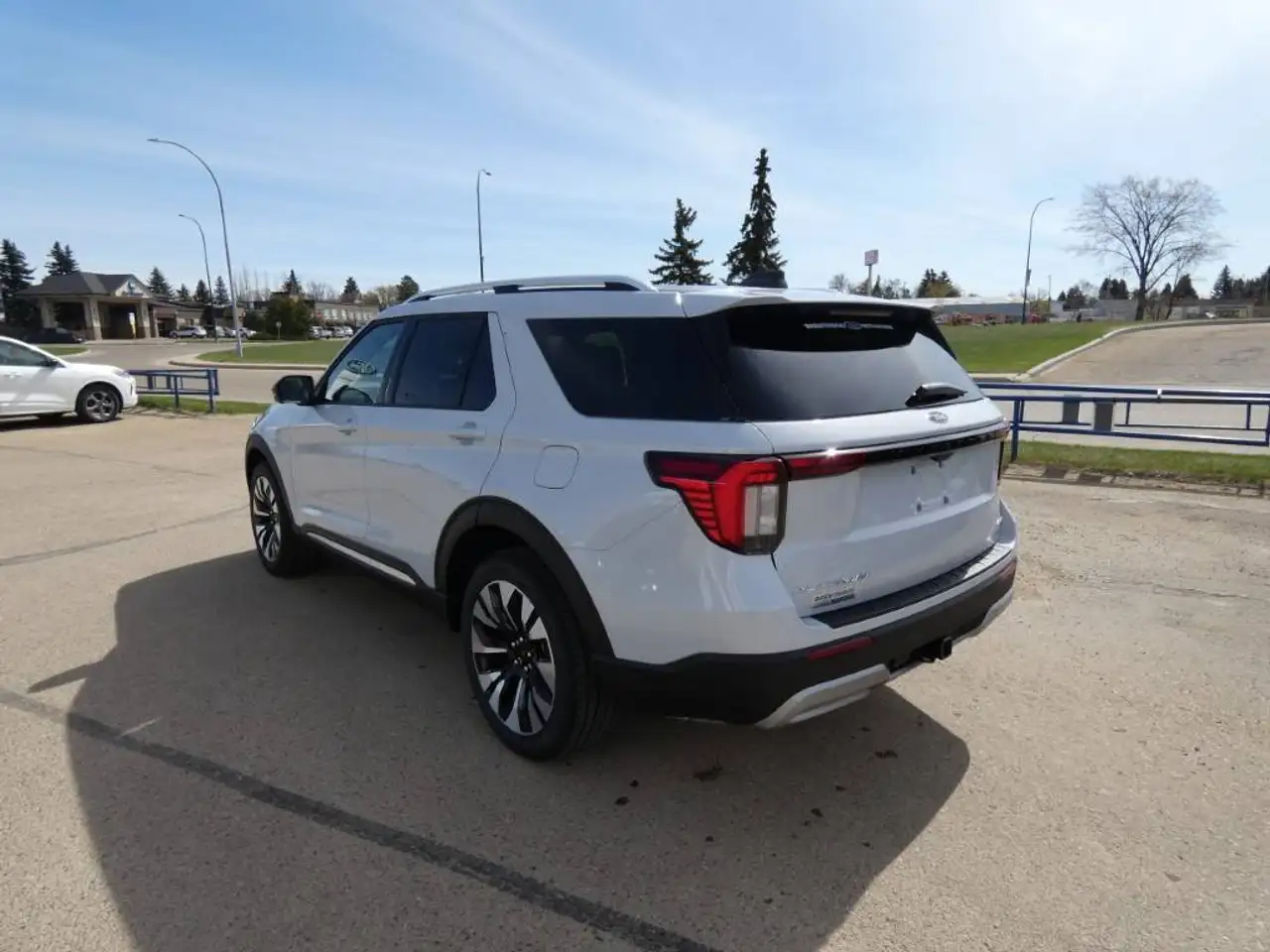 Ford Explorer photo Ford Explorer