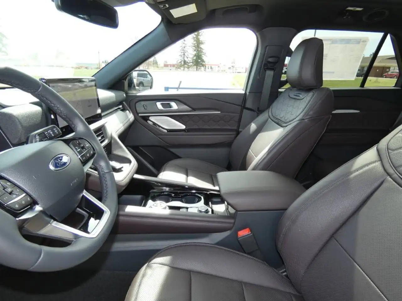 Ford Explorer photo Ford Explorer