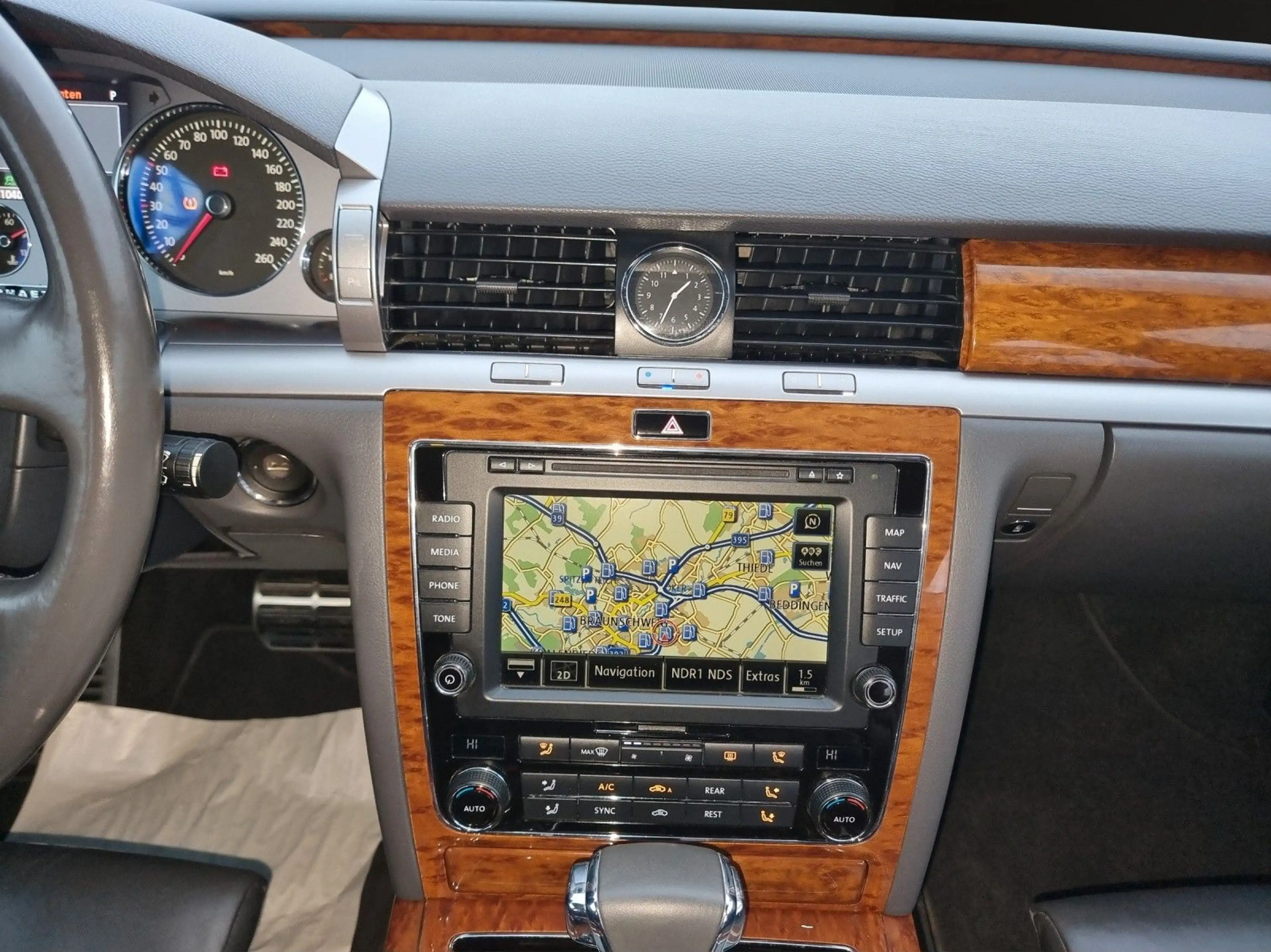 Volkswagen Phaeton 3.0 V6 TDI 4MOTION Tiptronic+AHK — photo 14