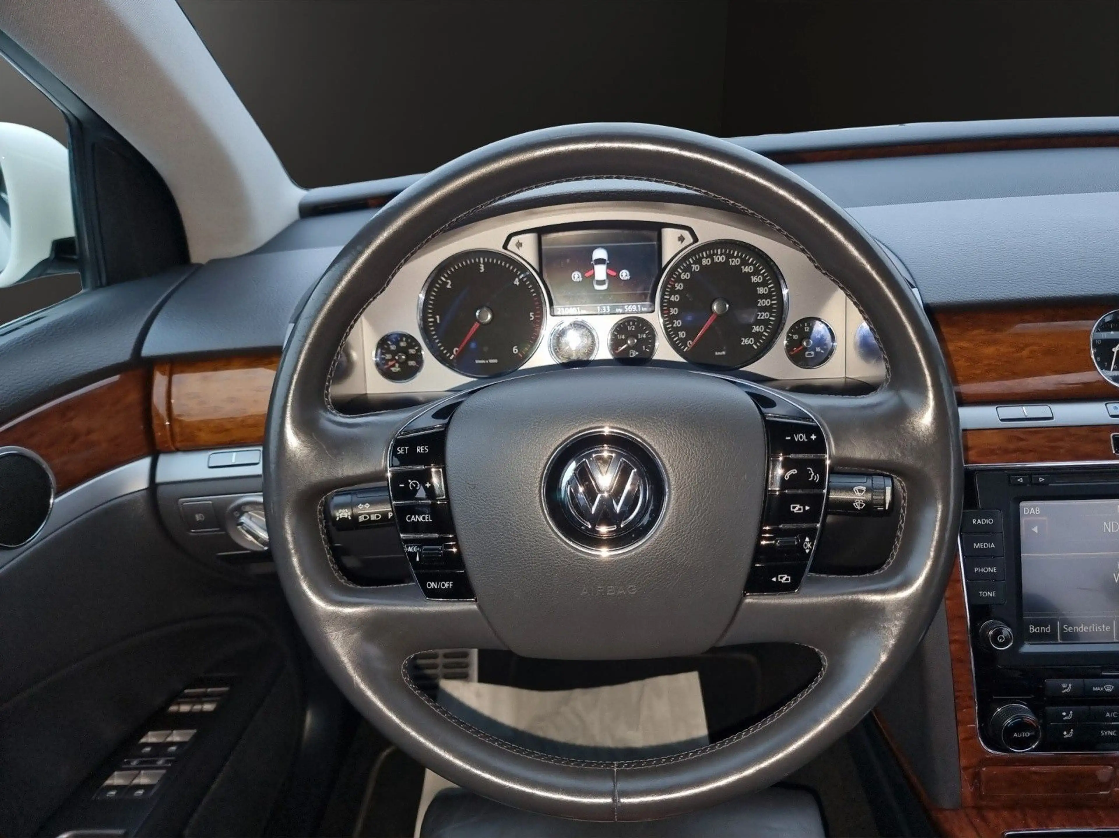 Volkswagen Phaeton 3.0 V6 TDI 4MOTION Tiptronic+AHK — photo 12