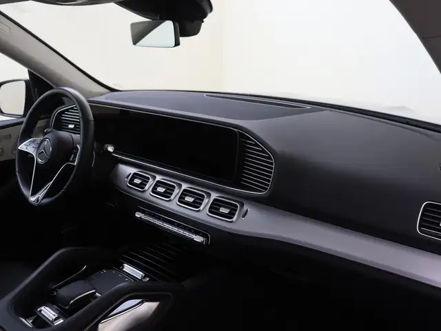 Mercedes-Benz GLE view 5