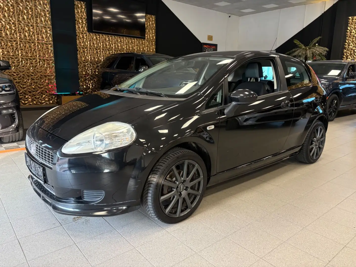 Fiat Grande Punto 1.4 8V Dynamic/Klima/City/Allwetter Schwarz - 1